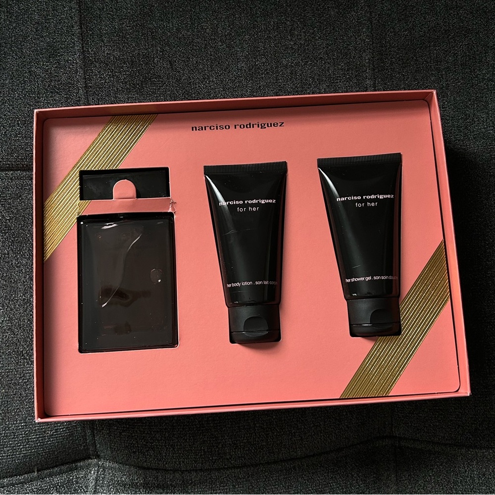 Narciso Rodriguez Musc Noir Rose Eau de Parfum gift set